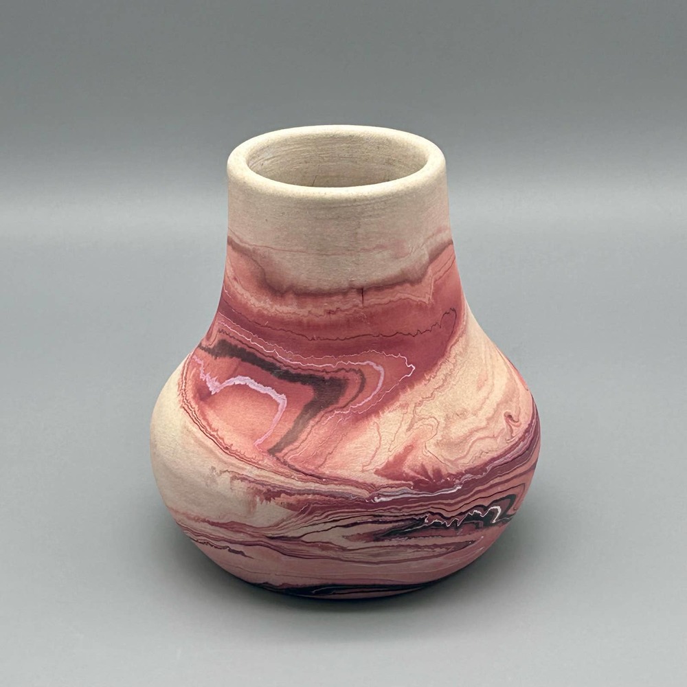 Vintage Indian River Nemadji Pottery Swirl Vase 5"